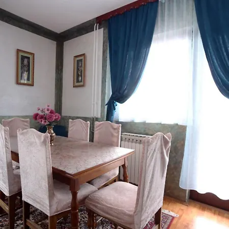 Apartment Romansa